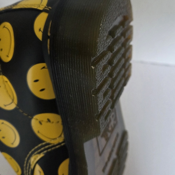 Dr Doc Martens Adult Unisex Smiley 1460 Combat Leather Boots 9M Men/ 10 Women - Picture 9 of 15